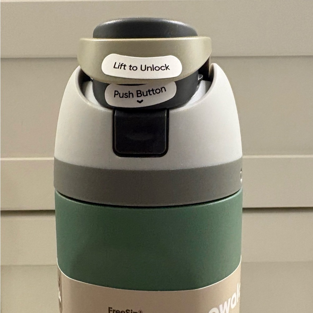 Owala water bottle - Picture 3 of 5